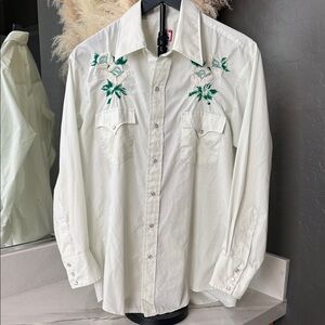 VTG CHUTE #1 Embroidered White Western Shirt
With Pearl snaps
